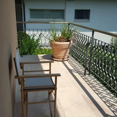 Maison Cherie Bed & Breakfast *