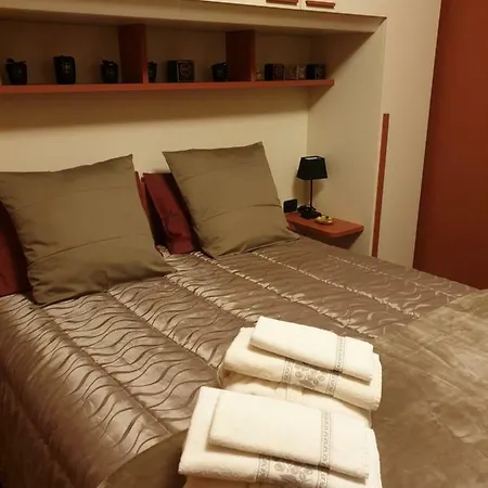 Maison Cherie Bed & Breakfast *